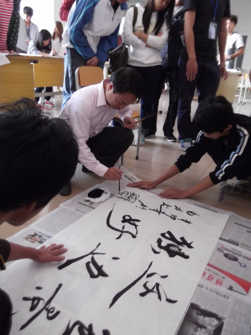罗启富书记现场献艺